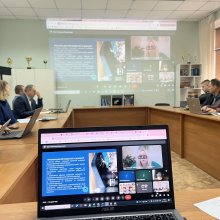 Круглий стіл