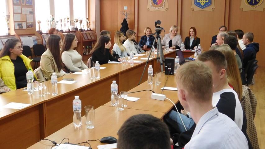 III Науковий круглий стіл: Актуальні питання організації та здійснення публічної влади в Україні»