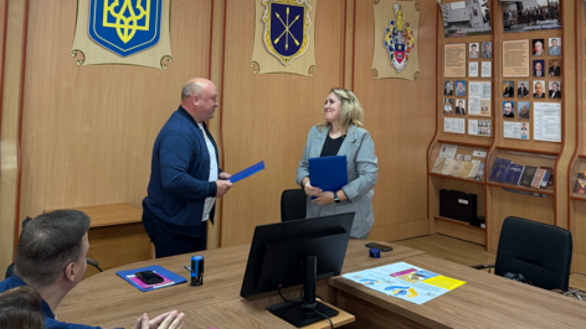 ПІДПИСАННЯ МЕМОРАНДУМУ З КУ «ЦЕНТР ЗАПОБІГАННЯ ТА ПРОТИДІЇ ДОМАШНЬОМУ НАСИЛЬСТВУ» ХМЕЛЬНИЦЬКОЇ МІСЬКОЇ РАДИ