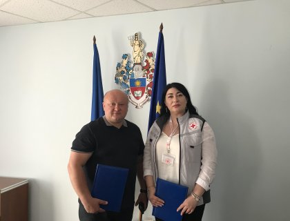 Хмельницьким університетом управління та права імені Леоніда Юзькова було підписано Меморандум про партнерство та співпрацю з Хмельницькою міською організацією Червоного Хреста України.