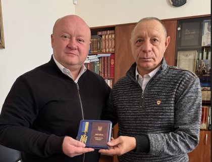 Вітання ректора університету, професора Олега ОМЕЛЬЧУКА з нагородженням орденом «СЛАВА УКРАЇНИ»