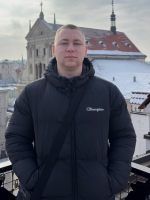 ОЛІЙНИК РОМАН