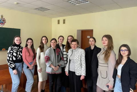 ЗАСІДАННЯ НАУКОВОГО ГУРТКА «МІЖНАРОДНИК»