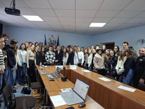 Всеукраїнський круглий стіл «Трансформація суспільних відносин»