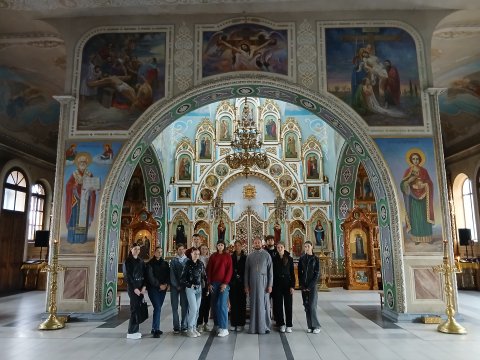 По християнських осередках у супроводі дощу