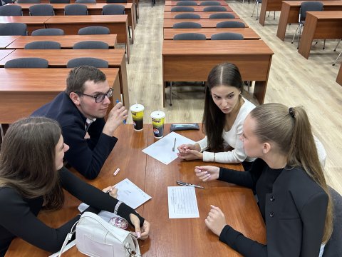 БРЕЙН-РИНГ ІЗ ГРОМАДСЬКОЇ ОСВІТИ