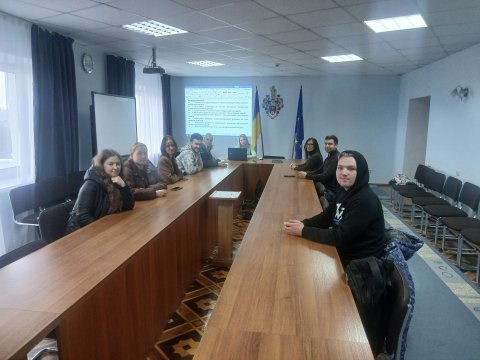 ВИБІР ТЕМ МАЙБУТНІХ БАКАЛАВРСЬКИХ РОБІТ: ТРИВАЛІ ДИСКУСІЇ І НЕСПОДІВАНІ РІШЕННЯ