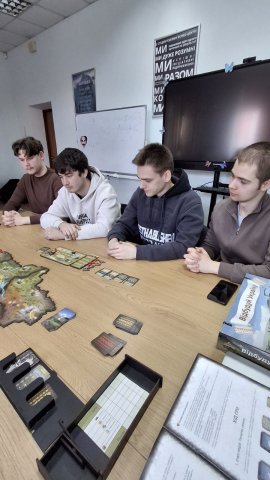 У межах проведення Global Money Week 2026., доцентка Тетяна Самарічева у межах дисципліни «Фінанси територіальних громад».  📝 Метою гри було формування практичного розуміння студентами процесів управління фінансовими ресурсами територіальних громад, прийняття управлінських рішень, фінансового планування та забезпечення економічного розвитку регіонів.