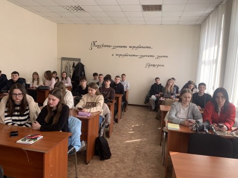 🏛 Від вагової одиниці до національного символу: історія гривні крізь віки