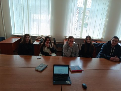 🎓 У межах Global Money Week 2026 студенти 4 курсу спеціальності «Менеджмент» взяли участь у практичному марафоні фінансової грамотності.  📊 Вони працювали з реальними кейсами інвестування, аналізували активи, формували стратегії та оцінювали ризики, відчувши себе інвестиційними менеджерами.  ✨ Захід поєднав теорію з практикою та розвивав стратегічне мислення й фінансову грамотність студентів.