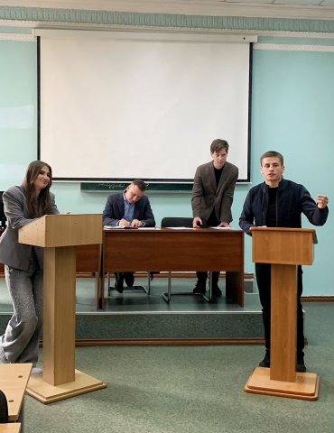 велика політична гра «Президентські дебати»