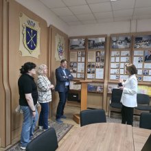 з 04