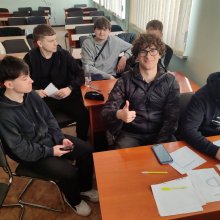 🌍 Міжнародні фінансові організації: інтелектуальний виклик для студентів  У межах Global Money Week 2026 для студентів 2 курсу спеціальностей «Фінанси, банківська справа, страхування та фондовий ринок» та «Податкова та митна справа» відбулося інтерактивне заняття у форматі вікторини з дисципліни «Міжнародні фінансові організації».  📊 Захід поєднав навчання та гру, перетворивши традиційне заняття на захопливе інтелектуальне змагання. Студенти виконували різнопланові завдання: відповідали на бліц-запитання,