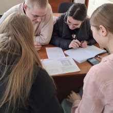 📅 17 березня 2026 року в межах Global Money Week 2026 студенти 2 курсу спеціальності «Фінанси, банківська справа, страхування та фондовий ринок» взяли участь у навчальному фінансовому квесті на тему «Основи організації фінансів суб’єктів господарювання».  👩‍🏫 Захід провела доцентка кафедри фінансів, банківської справи, страхування та фондового ринку, к.е.н., доцентка Тетяна Самарічева.  📝 Студенти працювали командами та виконували різноманітні інтерактивні завдання:  «Дешифрувальник» – відгадування фіна