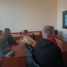 🛡️ #ШахрайГудбай: фінансова безпека 📅 17 березня 2026 року у межах Global Money Week студенти спеціальності  Туризм і рекреація долучилися до вебінару від НБУ. 👩‍🏫 Спікерка: Тетяна Машлаковська, керівниця напряму інформаційних кампаній НБУ. 🔐 Учасники дізналися про: - сучасні шахрайські схеми та методи протидії; - захист фінансового номера та акаунтів у соцмережах; - безпечні онлайн-покупки та розпізнавання фейкових сайтів; - пастки «легкого заробітку» в інтернеті. 💡 Захід допоміг студентам підвищити