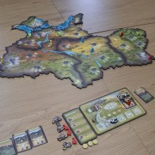 🏗️ Інтерактивна гра «Відбудуй Україну»: практичне опанування фінансів територіальних громад  У межах проведення Global Money Week 2026центкою Тетяна Самарічева. Захід відбувся в межах вивчення дисципліни «Фінанси територіальних громад».  🎯 Мета гри: формування практичного розуміння студентами процесів управління фінансовими ресурсами територіальних громад, прийняття управлінських рішень, планування бюджету та забезпечення економічного розвитку регіонів.  🕹️ Хід гри:  Ігрове поле відображало територію Укр