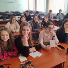 🌍 Міжнародні фінансові організації: інтелектуальний виклик для студентів  У межах Global Money Week 2026 для студентів 2 курсу спеціальностей «Фінанси, банківська справа, страхування та фондовий ринок» та «Податкова та митна справа» відбулося інтерактивне заняття у форматі вікторини з дисципліни «Міжнародні фінансові організації».  📊 Захід поєднав навчання та гру, перетворивши традиційне заняття на захопливе інтелектуальне змагання. Студенти виконували різнопланові завдання: відповідали на бліц-запитання,