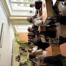 📅 18 березня, у межах 🌍 Всесвітнього тижня грошей, студенти 2 курсу спеціальності «Фінанси, банківська справа, страхування та фондовий ринок» Харькова Олександра, Самусько Вікторія та Буй Володимир провели просвітницький тренінг для учнів 11 класу Хмельницького обласного ліцею економічного напряму на тему: «Куди йдуть гроші громади та як працює місцевий бюджет».  📊 Під час заходу учасники: 📌 ознайомилися з основами функціонування місцевого бюджету 📌 дізналися про джерела формування фінансових ресурсів