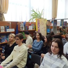 читай українське