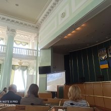 ближче до влади