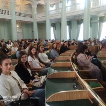 ближче до влади