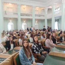 ближче до влади