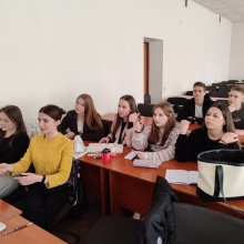 🌍 Global Money Week — це не лише про фінансову грамотність, а й про нові підходи до навчання, які надихають і захоплюють!  🎓 У рамках Міжнародного тижня фінансової грамотності студенти І курсу спеціальності «Податкова та митна справа» долучилися до інтерактивного семінару з дисципліни «Мікроекономіка» під назвою: 💡 «Think Fast: мікроекономіка без пауз».  🚀 Захід пройшов у динамічному форматі інтелектуальної гри, де учасники змогли не лише перевірити свої знання, а й відчути справжній командний дух та аз
