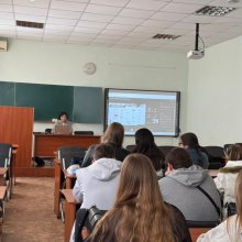 Гостьова лекція-тренінг від фахівців ТОВ «МАСТЕР:СТРІМ» допомогла студентам поглибити знання з бухгалтерського обліку та ознайомитися з сучасним програмним продуктом MASTER. Учасники отримали практичний досвід роботи з системою, що є важливим кроком у формуванні професійних і цифрових компетентностей майбутніх фахівців.