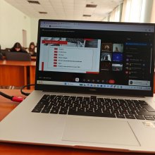 Гостьова лекція-тренінг від фахівців ТОВ «МАСТЕР:СТРІМ» допомогла студентам поглибити знання з бухгалтерського обліку та ознайомитися з сучасним програмним продуктом MASTER. Учасники отримали практичний досвід роботи з системою, що є важливим кроком у формуванні професійних і цифрових компетентностей майбутніх фахівців.