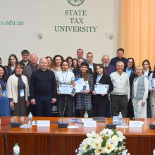 🏆 Здобувачки вищої освіти магістерського рівня за спеціальністю D2 «Фінанси, банківська справа, страхування та фондовий ринок» — Куцепалова Каріна та Хайдарі Анастасія — гідно представили свій заклад освіти, ставши фіналістками Всеукраїнської студентської олімпіади з оподаткування 3.0, що відбулася на базі Державного податкового університету (м. Ірпінь) за підтримки компанії A1 Consulting.  📊 Цьогоріч інтелектуальне змагання об’єднало понад 500 учасників із 38 закладів вищої освіти України. Конкуренція бу