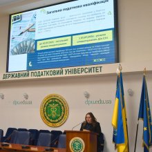 🏆 Здобувачки вищої освіти магістерського рівня за спеціальністю D2 «Фінанси, банківська справа, страхування та фондовий ринок» — Куцепалова Каріна та Хайдарі Анастасія — гідно представили свій заклад освіти, ставши фіналістками Всеукраїнської студентської олімпіади з оподаткування 3.0, що відбулася на базі Державного податкового університету (м. Ірпінь) за підтримки компанії A1 Consulting.  📊 Цьогоріч інтелектуальне змагання об’єднало понад 500 учасників із 38 закладів вищої освіти України. Конкуренція бу