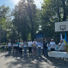 07 травня 2026 року в Хмельницькому університеті управління та права імені Леоніда Юзькова відбувся фінал І спортивних ігор працівників університету, присвячених Дню пам’яті та перемоги над нацизмом у Другій світовій війні 1939–1945 років.  Учасники змагалися у настільному тенісі, волейболі, шахах, дартсі та перетягуванні канату, демонструючи командний дух, згуртованість та волю до перемоги.  🥇 Перемогу здобула команда факультету управління та економіки.  Щиро дякуємо ректорату університету, ректору Олегу