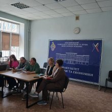 Круглий стіл