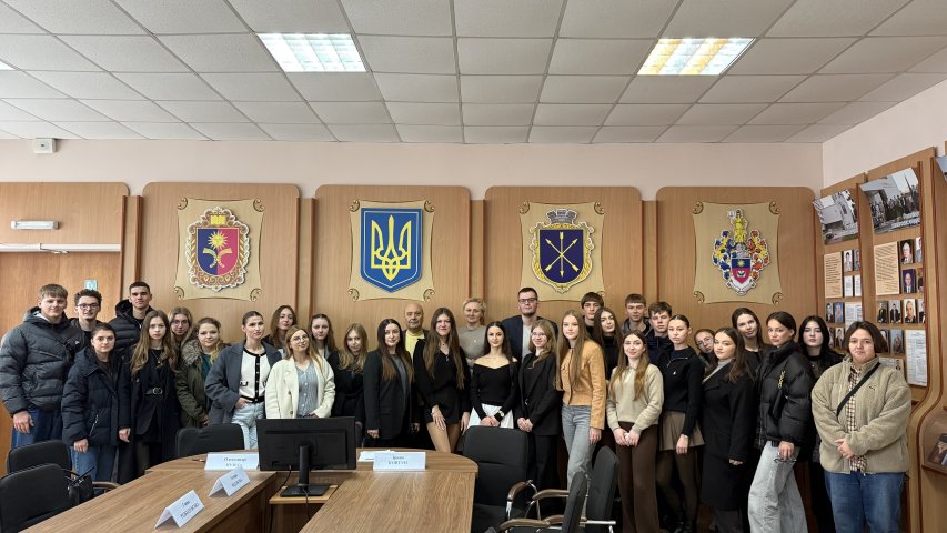 Всеукраїнський науково-практичний круглий стіл на тему «Проблеми трансформації суспільних відносин в умовах розбудови громадянського суспільства в Україні»