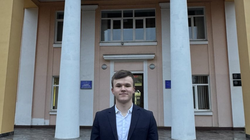 Вітаємо студента юридичного факультету Владислава Лося з призначенням стипендії Президента України!