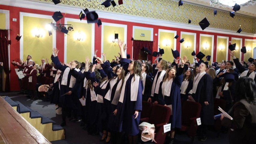 Випуск бакалаврів та магістрів у Хмельницькому університеті управління та права імені Леоніда Юзькова