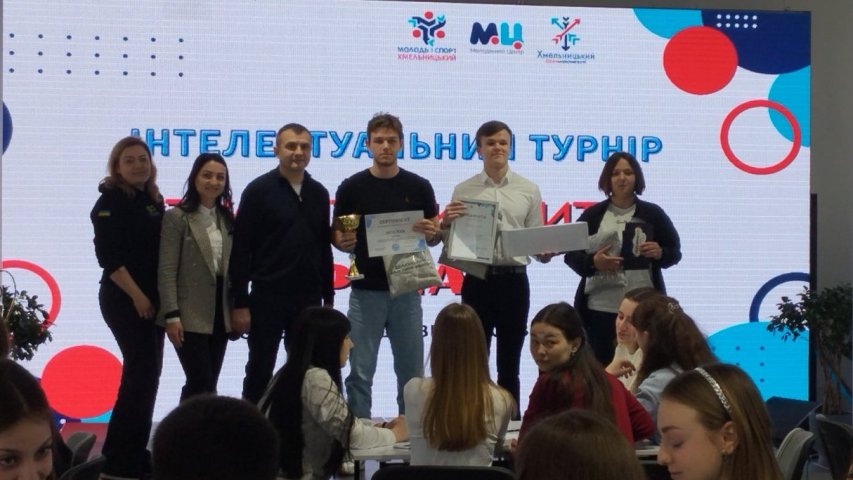 Вітаємо команду університету «Розумники» зі здобуттям третього  місця на інтелектуальних змаганнях «Студентська битва – 2026»