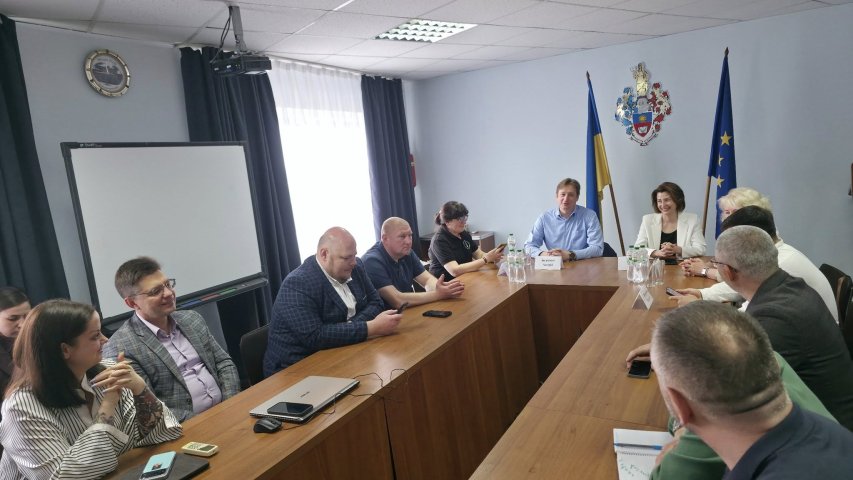 Новий рівень взаємодії: керівництво НАЗЯВО та колектив ХУУП імені Леоніда Юзькова обговорили виклики в оцінюванні якості освіти