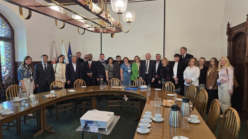 Представники Хмельницького університету управління та права імені Леоніда Юзькова взяли участь у програмі INTERNATIONAL WEEK @UP 2026, яка проходила у Поморському університеті у Слупську (Республіка Польща)